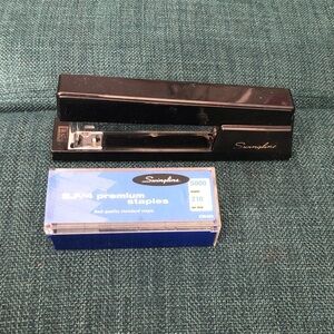 🎂 Vintage Swingline Stapler with Staples